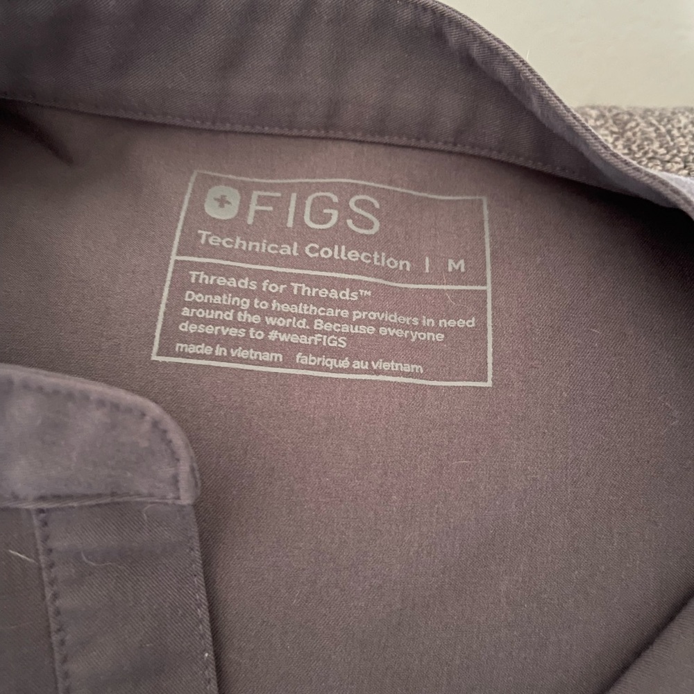 FIGS Rafaela Charcoal Grey scrub top size Medium.